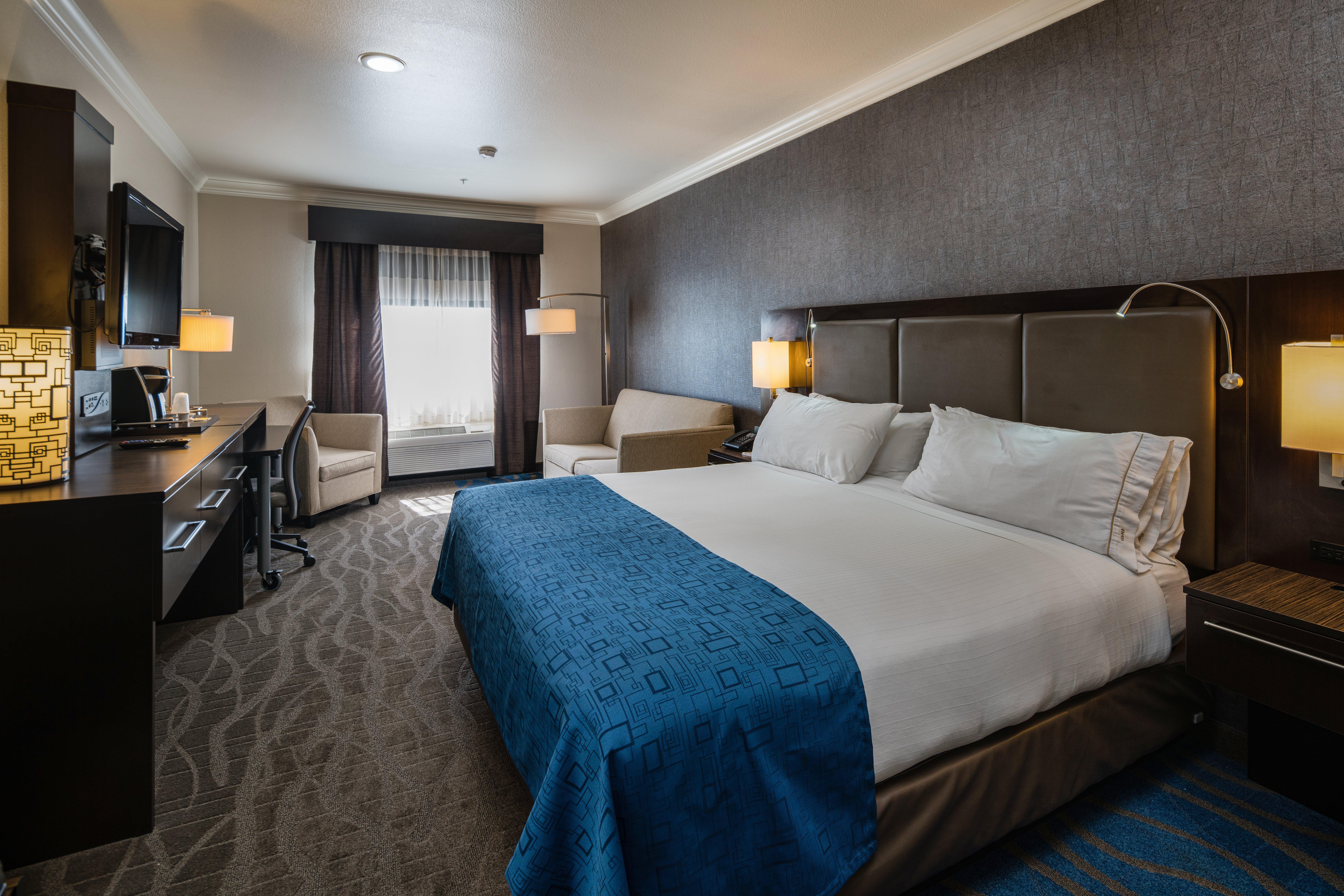 Holiday Inn Express & Suites Santa Clara By Ihg Exterior photo
