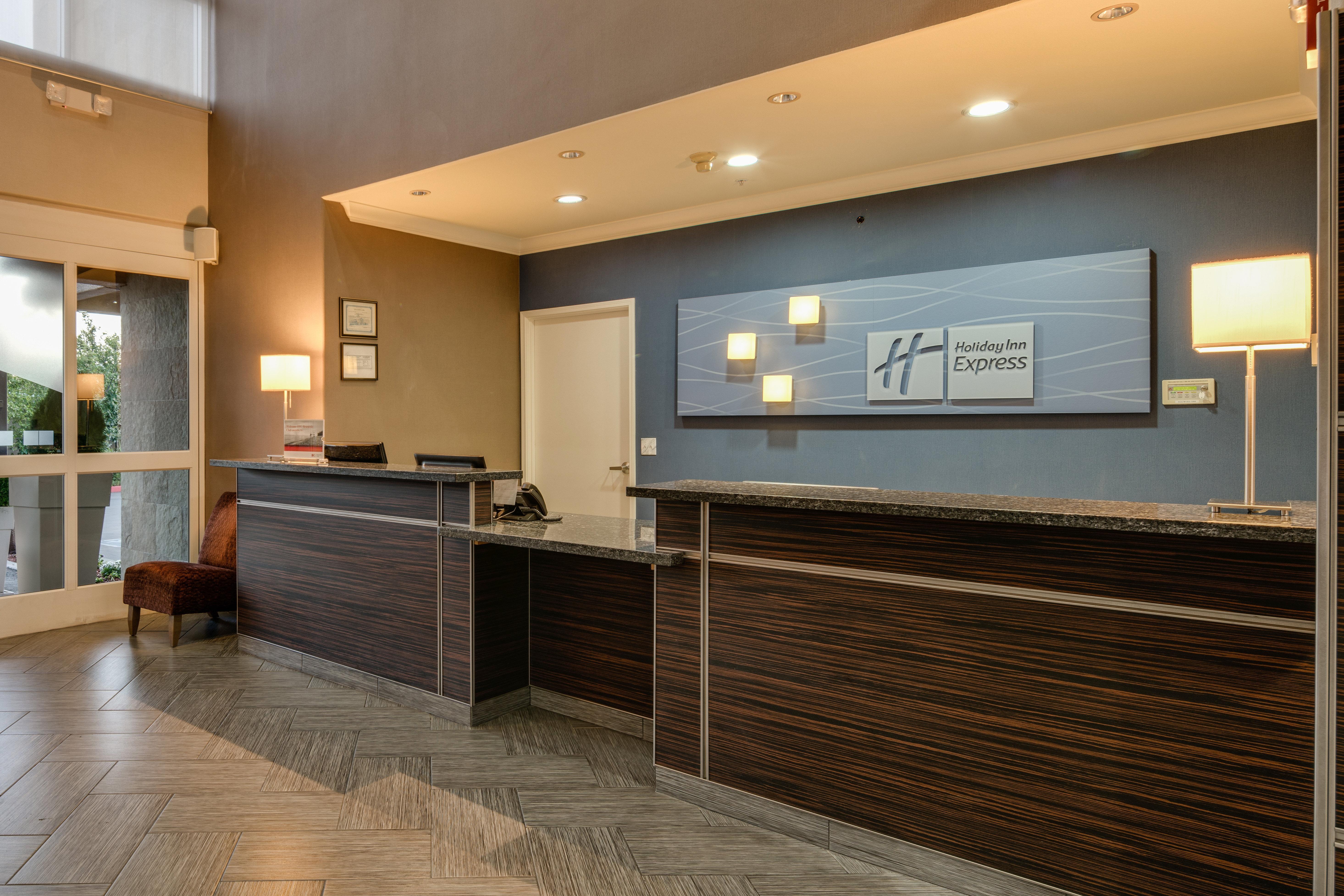 Holiday Inn Express & Suites Santa Clara By Ihg Exterior photo