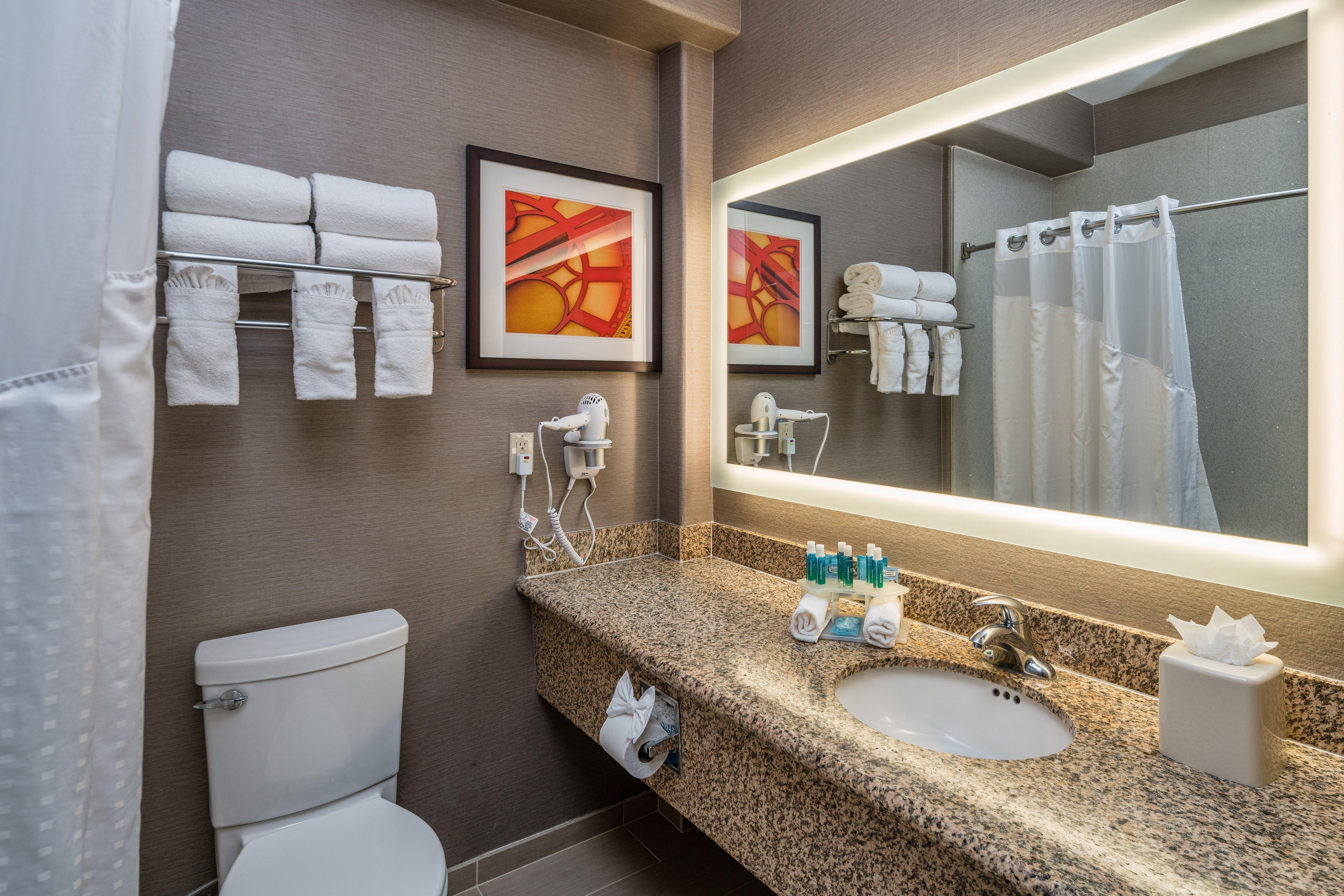 Holiday Inn Express & Suites Santa Clara By Ihg Exterior photo
