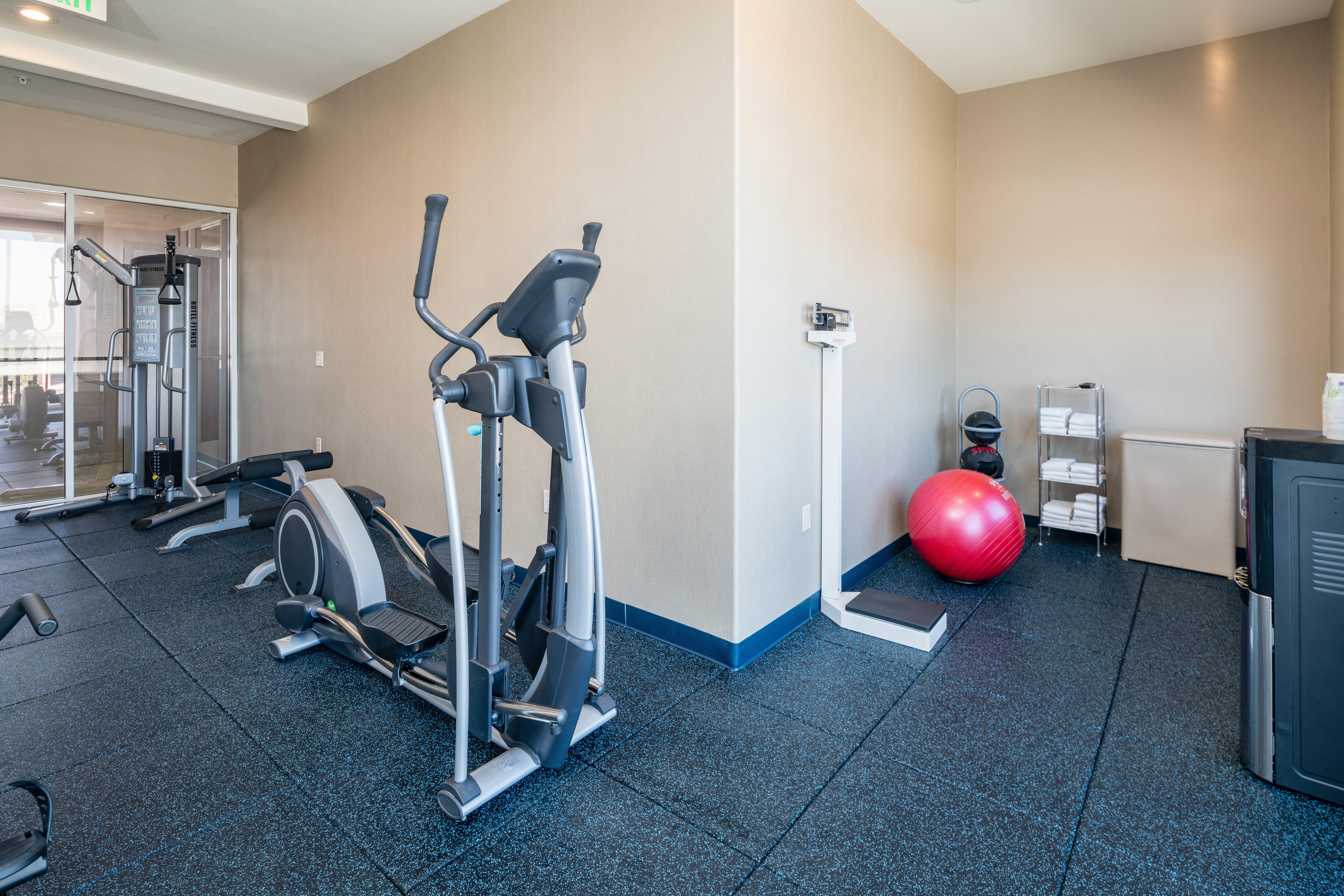 Holiday Inn Express & Suites Santa Clara By Ihg Exterior photo