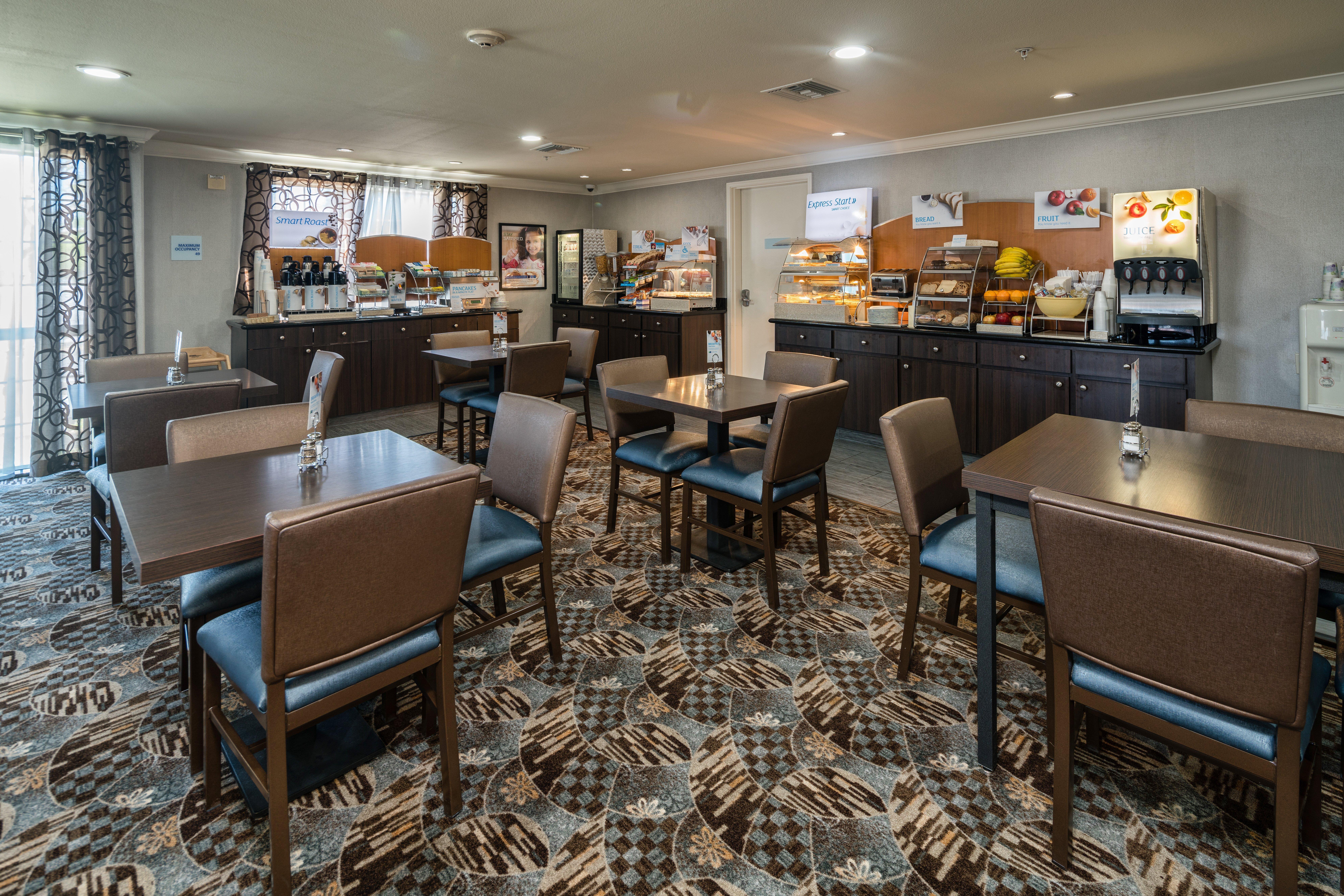 Holiday Inn Express & Suites Santa Clara By Ihg Exterior photo